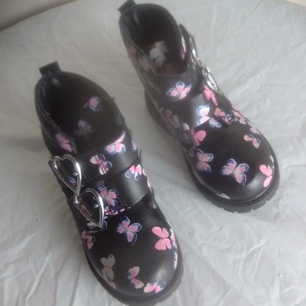 CARTERS GIRL boot SIZE 9
